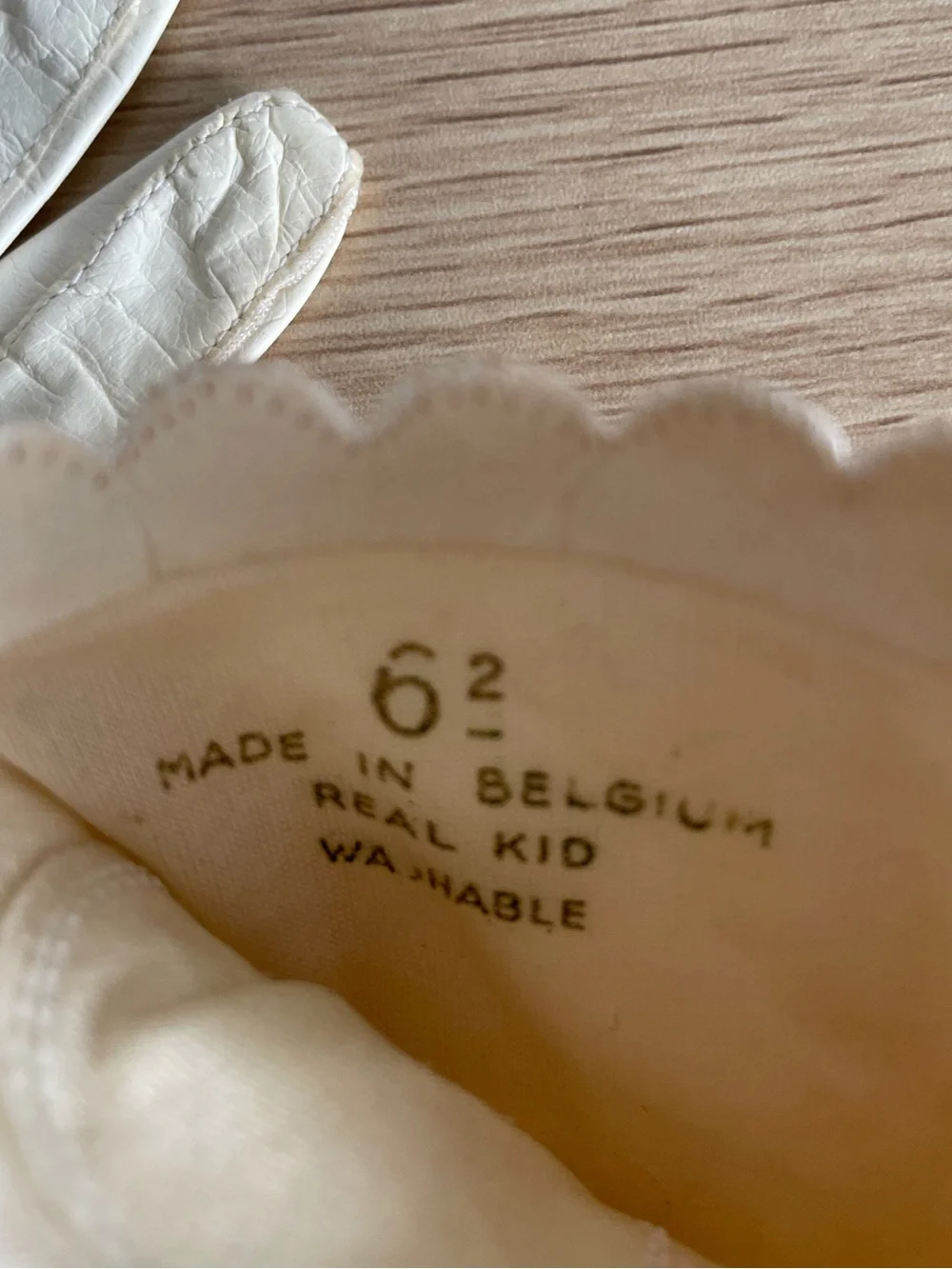 Vintage leather gloves silk lined 60s Sanger Harris cream bridal scalloped
